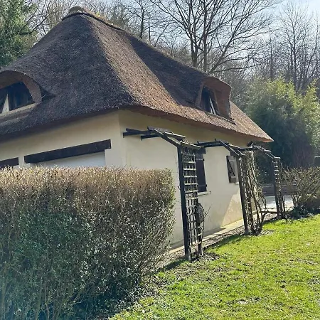 Vakantiehuis Chaumiere Normande Avec Piscine Naturelle Saint-Martin-Saint-Firmin