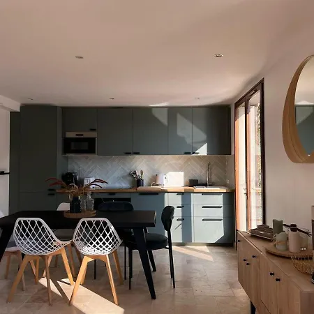 Vakantiehuis Chaumiere Normande Avec Piscine Naturelle