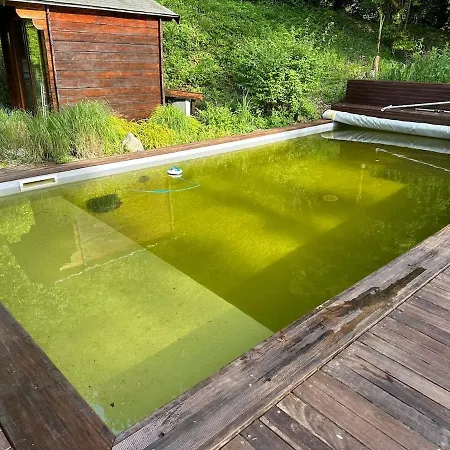 Vakantiehuis Chaumiere Normande Avec Piscine Naturelle *