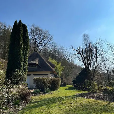 Chaumiere Normande Avec Piscine Naturelle