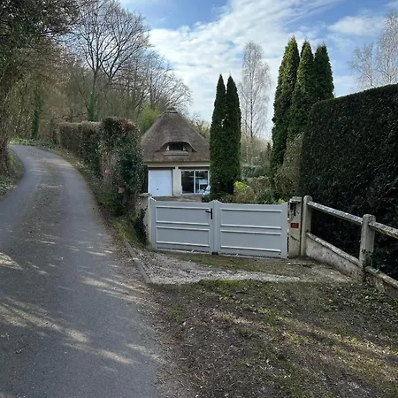Vakantiehuis Chaumiere Normande Avec Piscine Naturelle