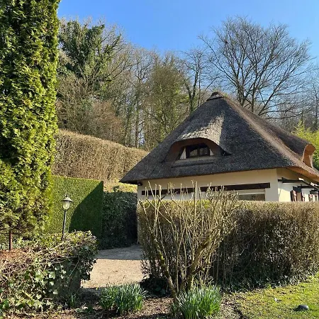 Chaumiere Normande Avec Piscine Naturelle