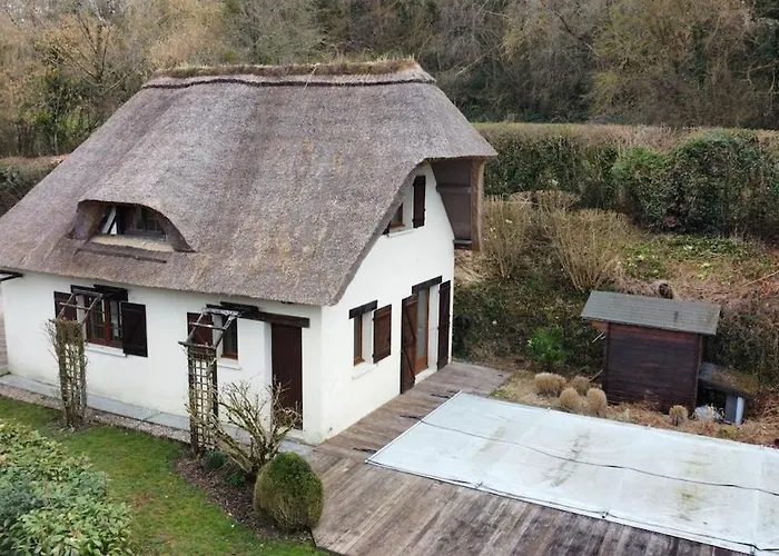 Chaumiere Normande Avec Piscine Naturelle *