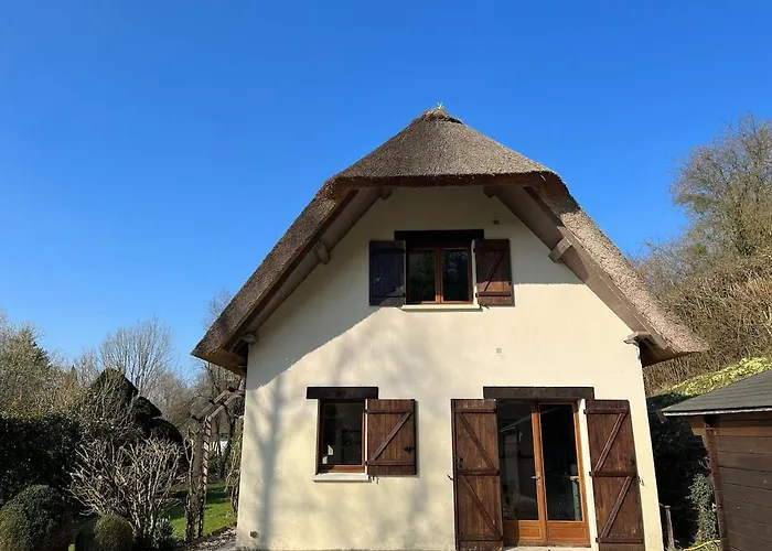 Chaumiere Normande Avec Piscine Naturelle