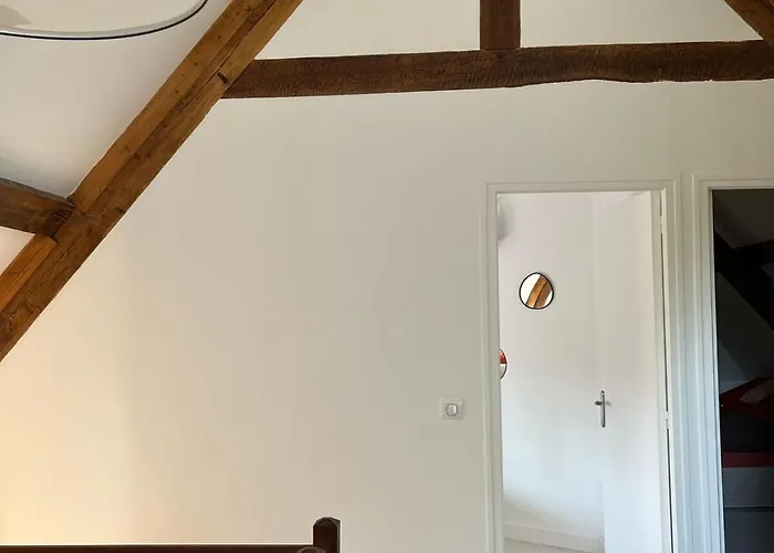 Chaumiere Normande Avec Piscine Naturelle Holiday home Saint-Martin-Saint-Firmin