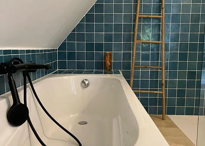 Chaumiere Normande Avec Piscine Naturelle