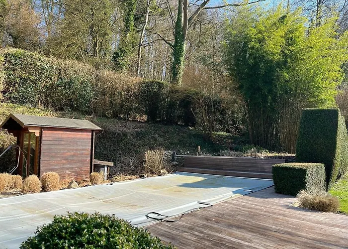 Chaumiere Normande Avec Piscine Naturelle *