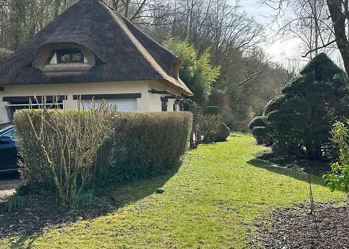 Chaumiere Normande Avec Piscine Naturelle Saint-Martin-Saint-Firmin